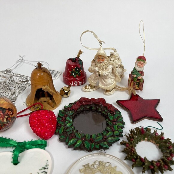Variety of Christmas Tree Ornaments Lot of 23 - Picture 4 of 9